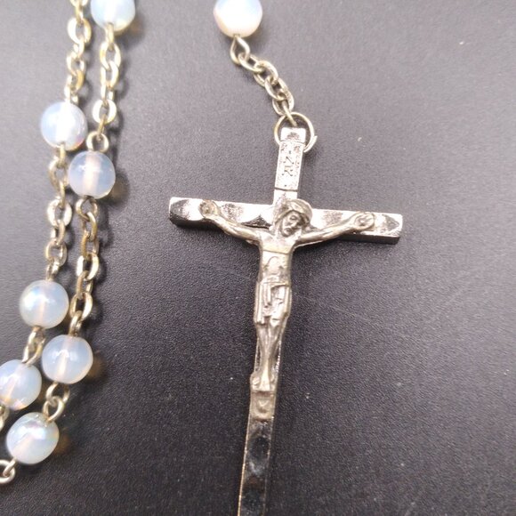 Vintage Rosary with Opaline Beads Silver Tone Metal Crucifix stamped Italy - Picture 3 of 8